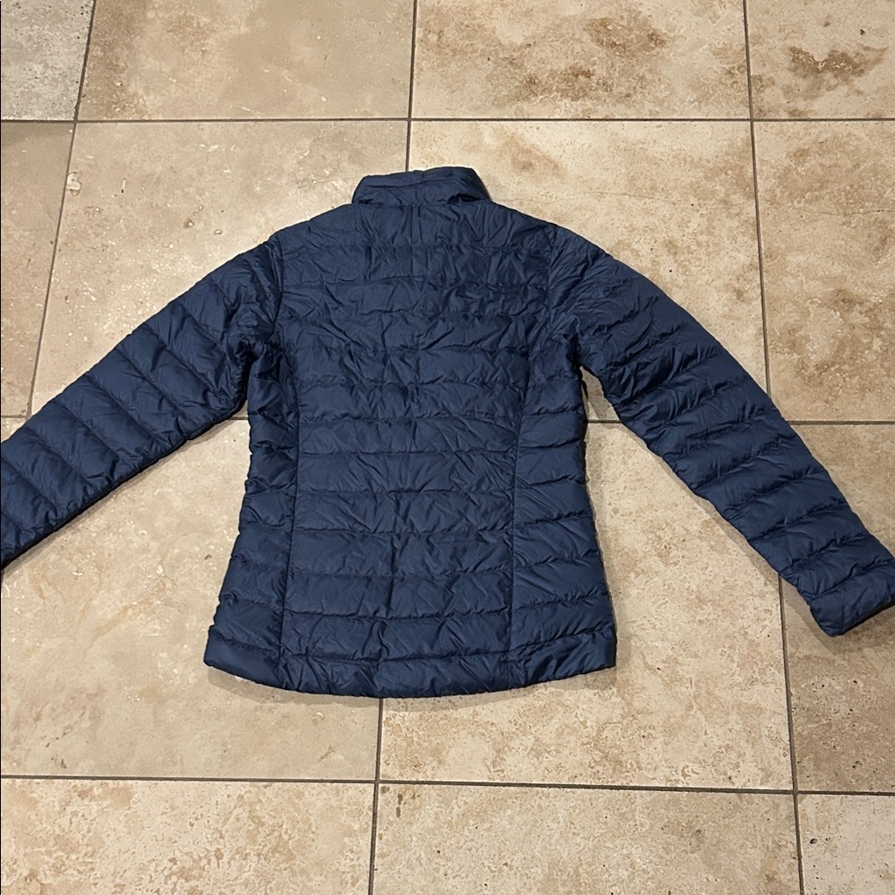 REI Women's Navy Puffer Jacket - Picture 5 of 6